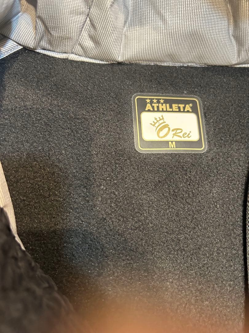 ATHLETE アスレタ　新品　ベンチコート　ハーフコート　サイズＭ　中綿