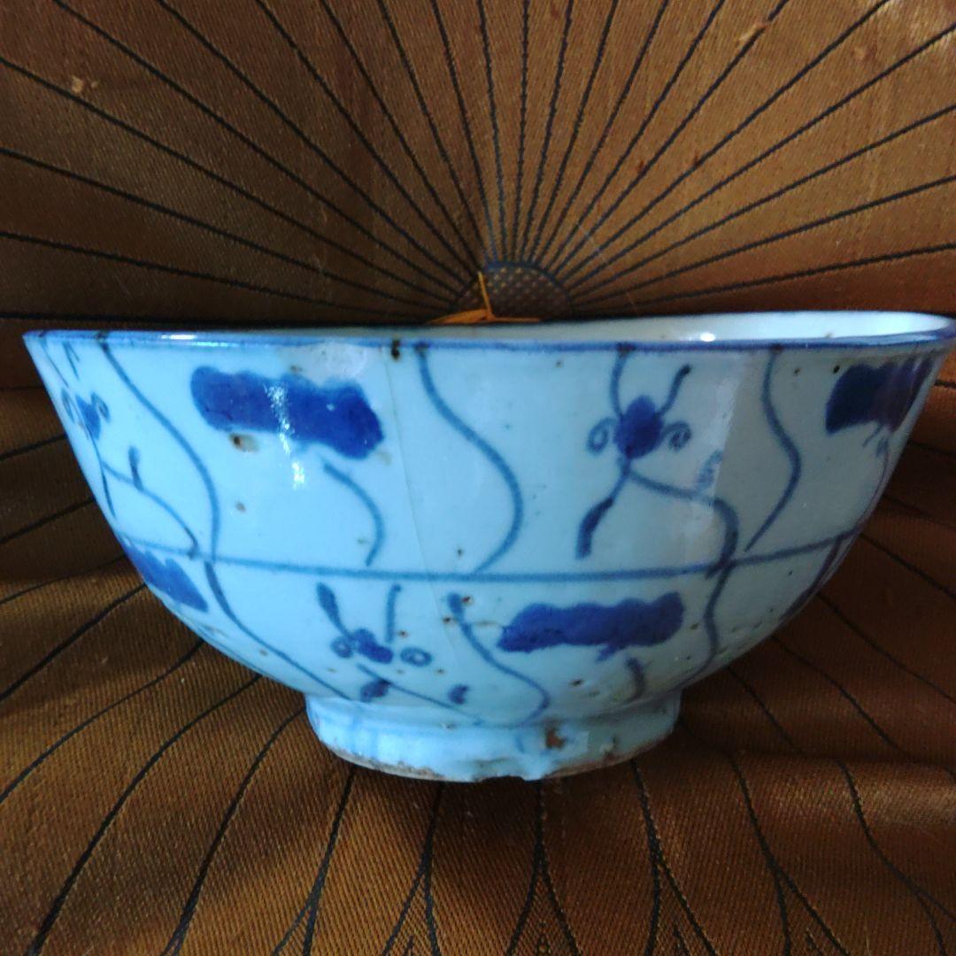 李朝期　染め付け鉢　虫食い風情あり