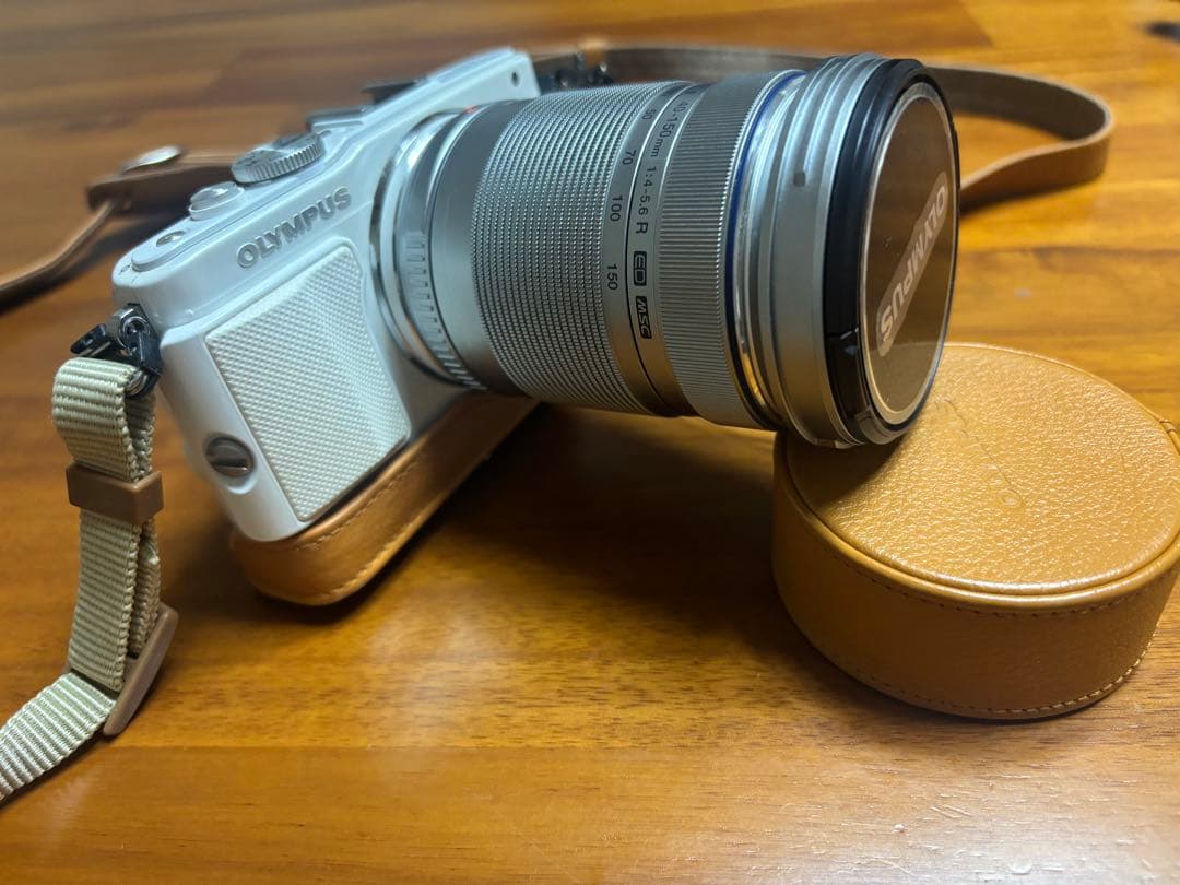 OLYMPUS E-PL6 ミラーレス一眼カメラ 本革付属品付き
