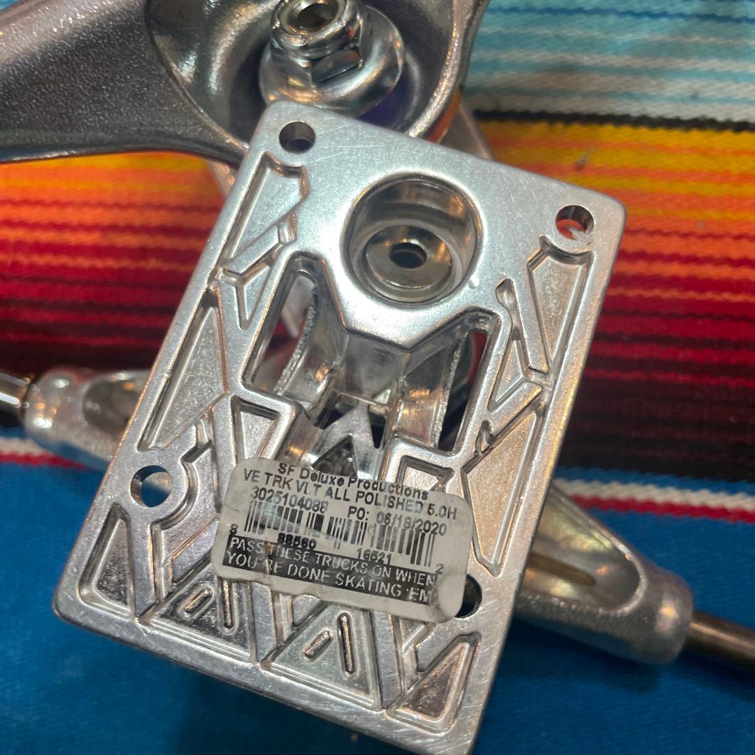 ベンチャーventureスケボートラック　5.0HI 軽量モデル