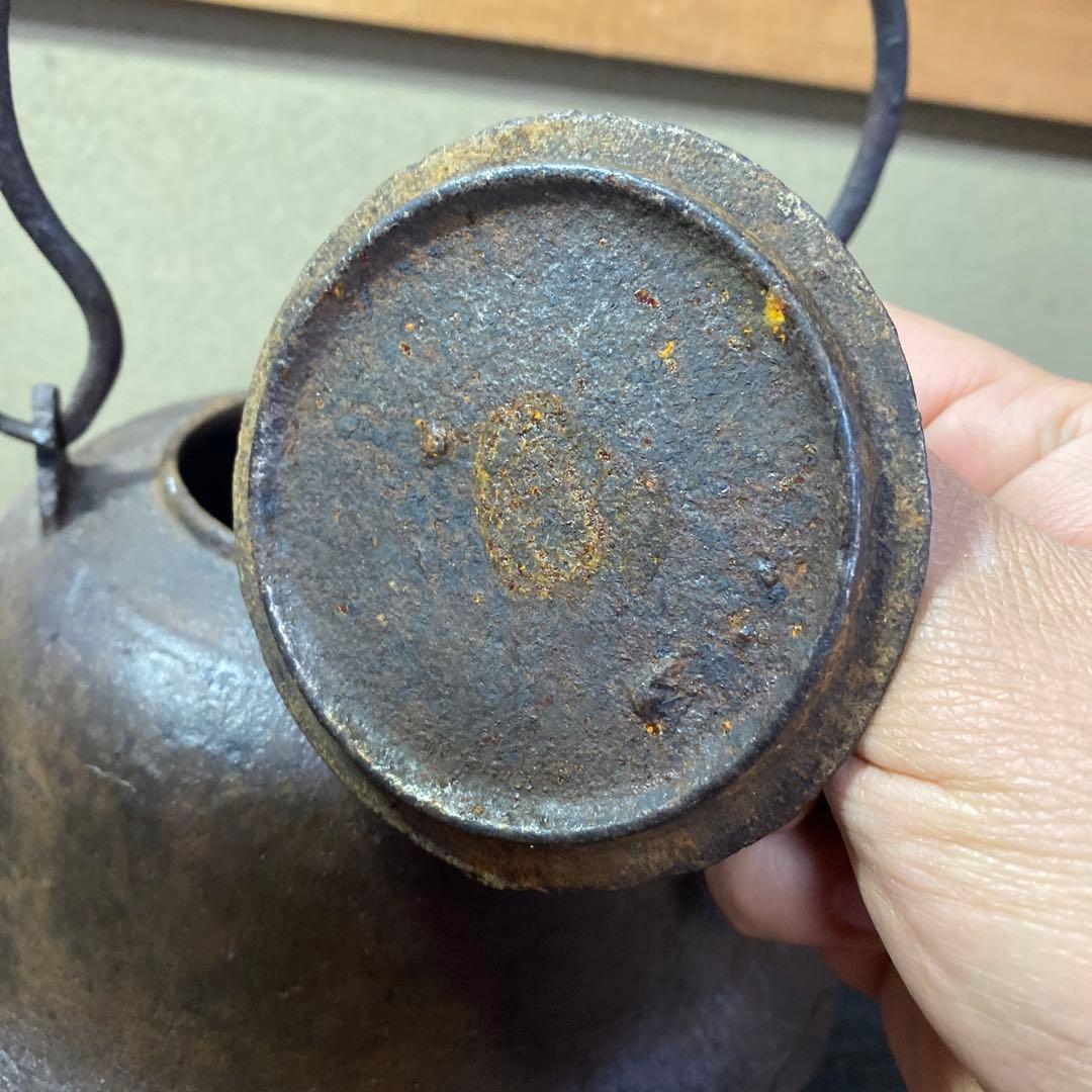 江戸時代　波ウサギ桜チラシ鉄瓶