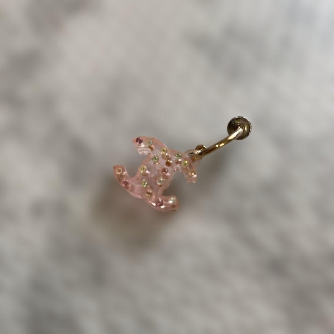 D*k様 CHANEL ピンククリア　ロゴ型ピアス　片耳
