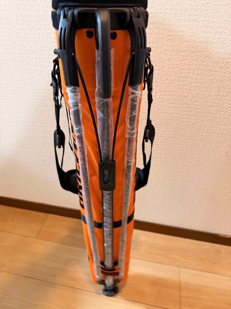 【レア】【新品未使用】ブリーフィング　セルフスタンド　キャディバッグ　オレンジ