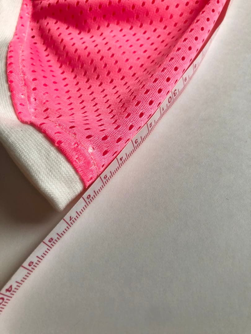 蛍光ピンクメッシュのタンクトップ　イタグレ服　犬服　ハンドメイド