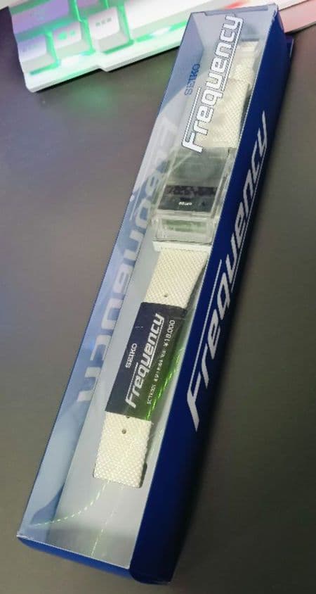 セイコー フリークエンシー腕時計 ホワイトクリアglobeグローブ小室哲哉