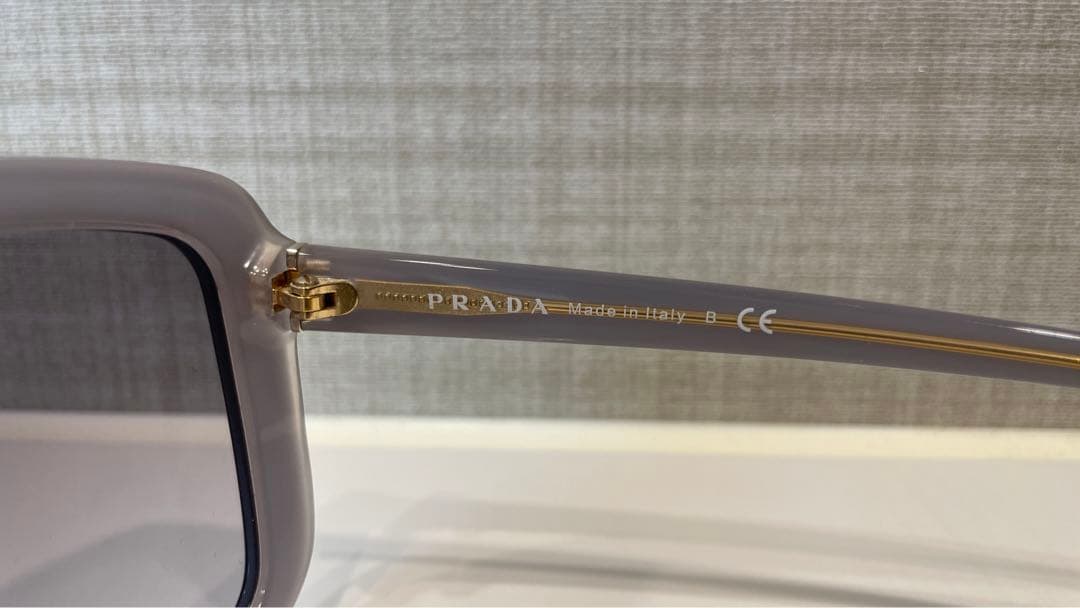 PRADA   プラダ   サングラス