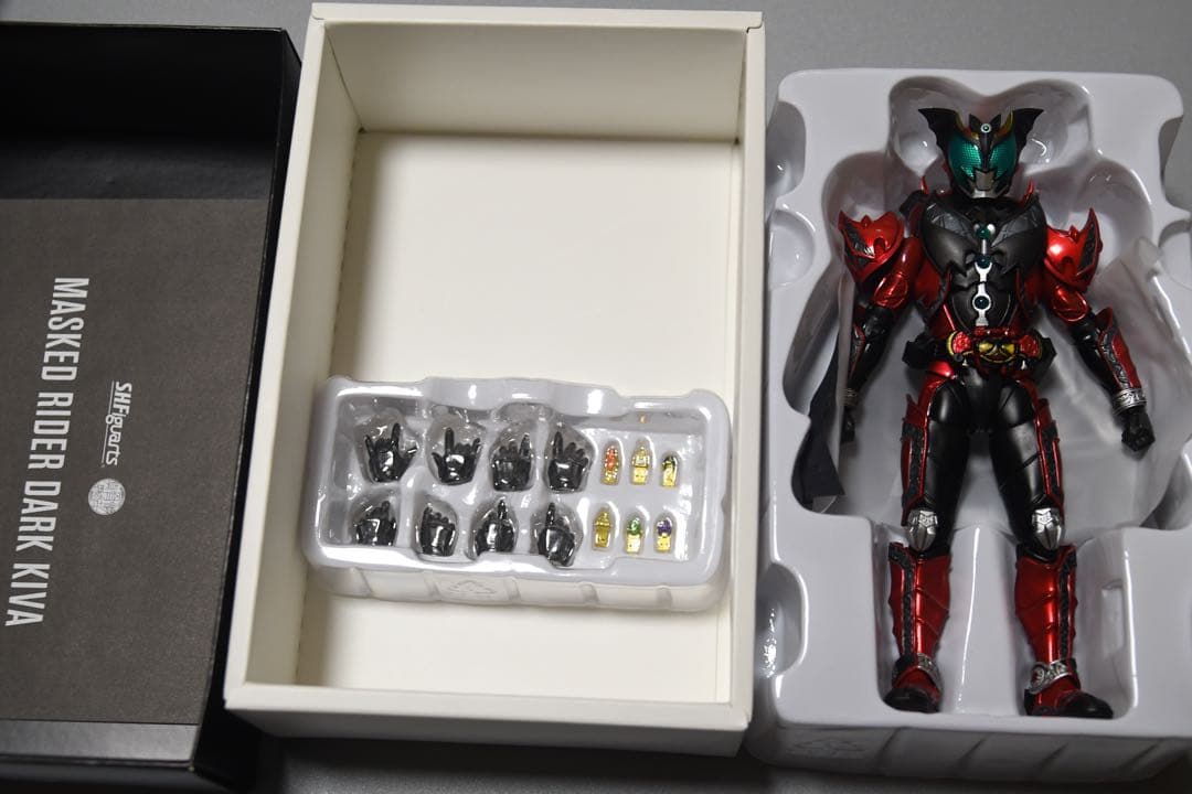 shフィギュアーツ真骨彫製法仮面ライダーキバ　セット