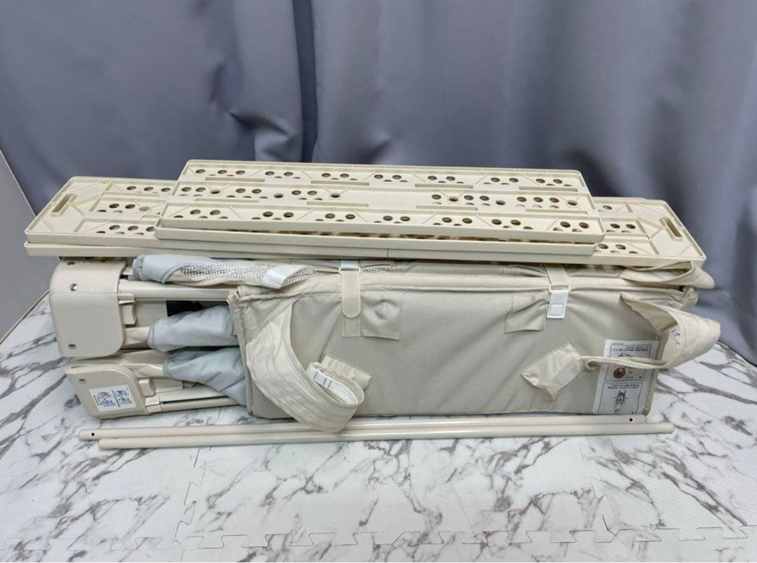 アップリカ　ココネルエアー　AB 折りたたみベビーベッド