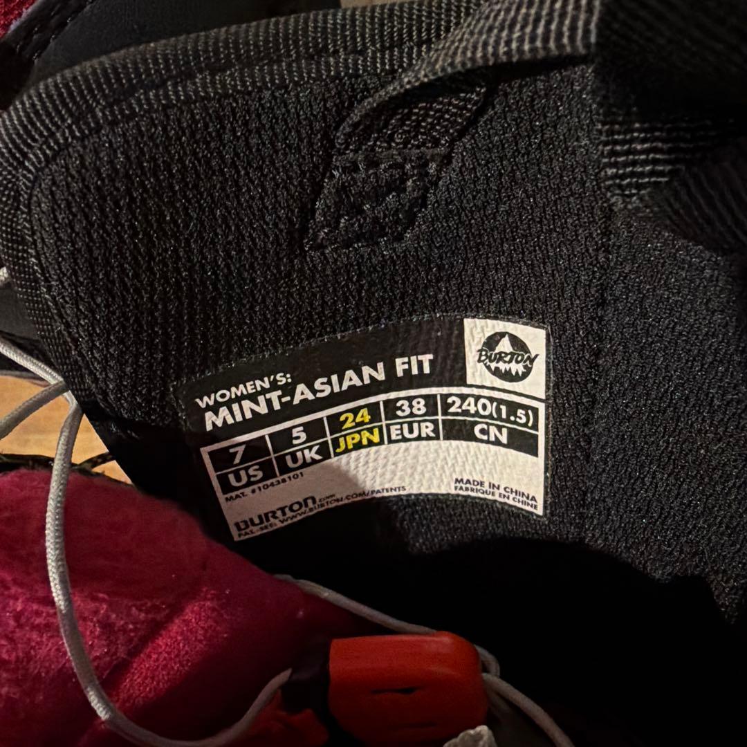 BURTON MINT ブラック/ピンク 女性用スノーボードブーツ