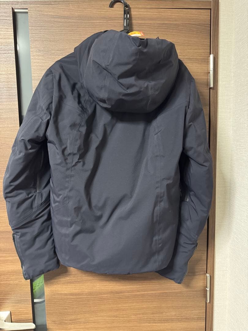 ATTACHMENT透湿防水3レイヤーナイロンリップ　フーデッドダウンジャケット