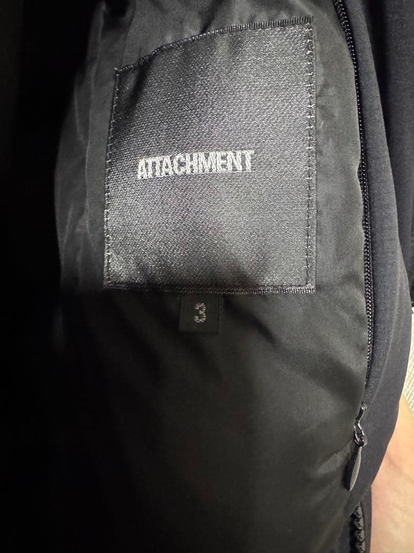 ATTACHMENT透湿防水3レイヤーナイロンリップ　フーデッドダウンジャケット