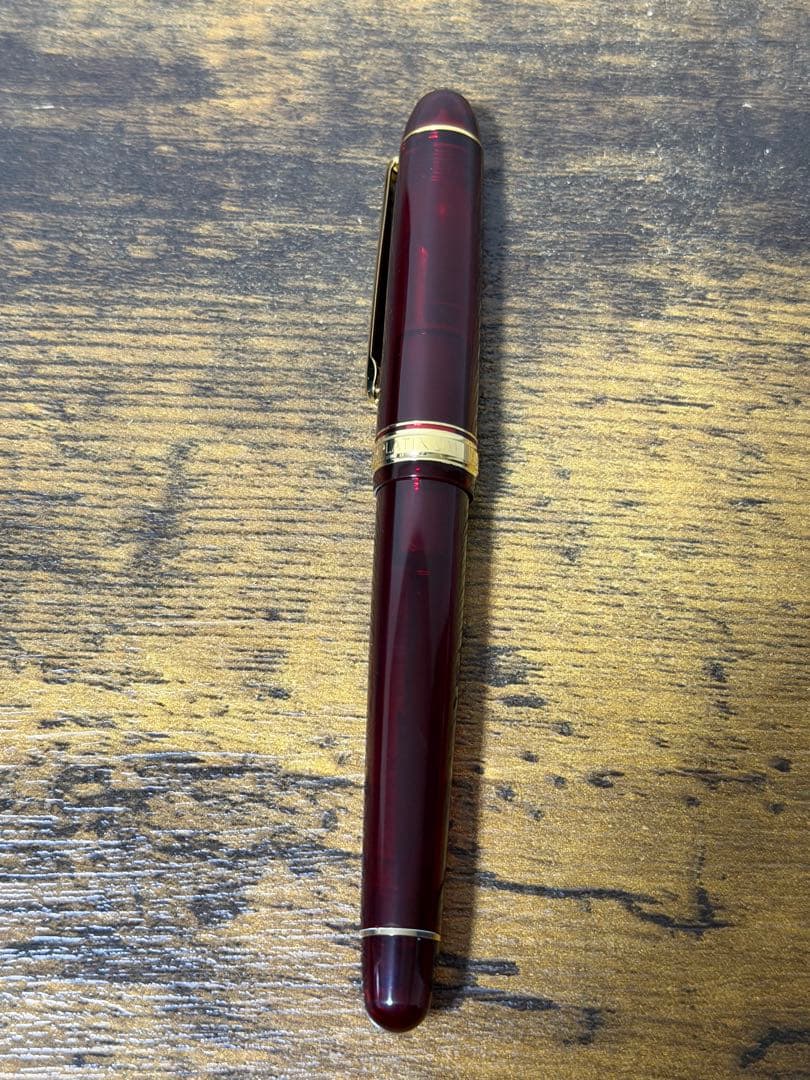 新品未使用　SFニブ　細軟字　ブルゴーニュ　プラチナ　万年筆　14金　ゴールド