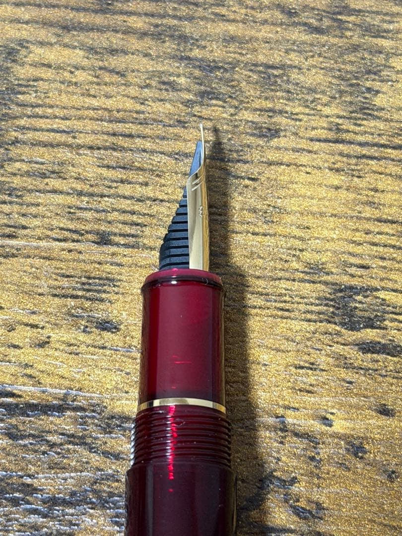 新品未使用　SFニブ　細軟字　ブルゴーニュ　プラチナ　万年筆　14金　ゴールド