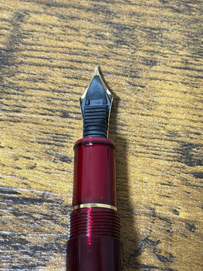 新品未使用　SFニブ　細軟字　ブルゴーニュ　プラチナ　万年筆　14金　ゴールド