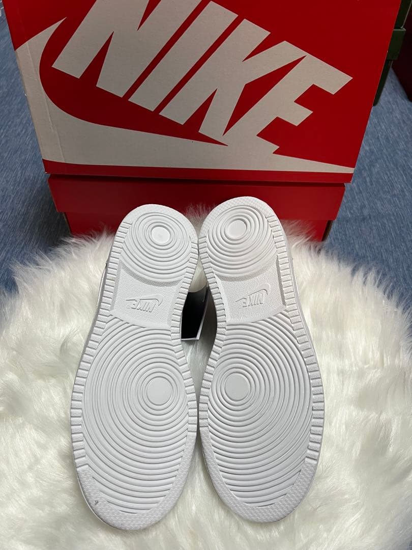 WMNS NIKE EBERNON LOWナイキ エバーノン ロー 24㎝