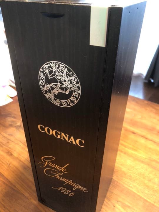 【緊急値下げ‼️】希少＆美品！1950年　コニャック　黒木箱付き！