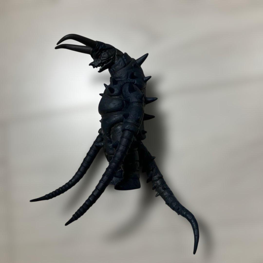 グドン　ソフビ　サンプル？中国バンダイ？