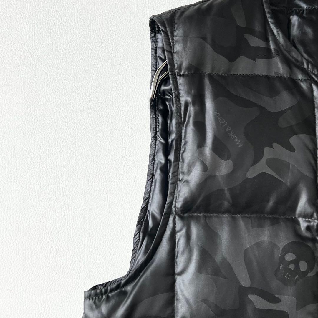 3265【美品】マークアンドロナ　ダウンベスト カモフラ柄 スカルロゴ　S 黒