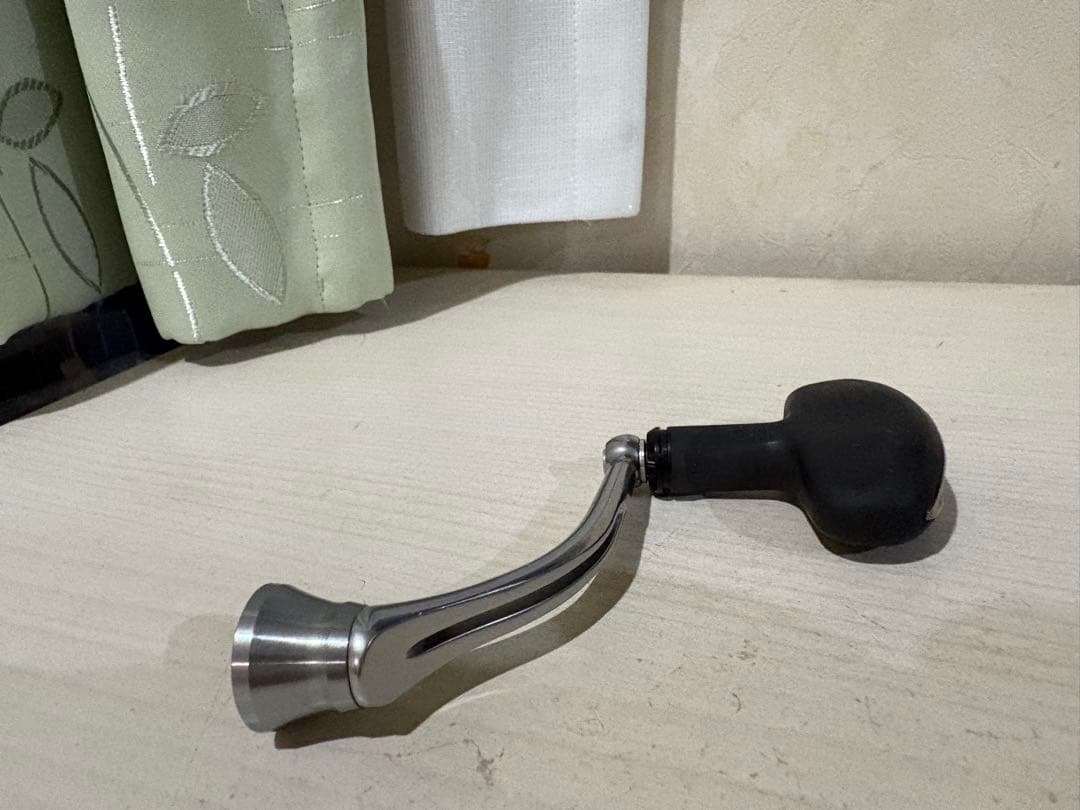 ★☆ダイワ　18 イグジスト　4000 CXH ハンドル　超美品