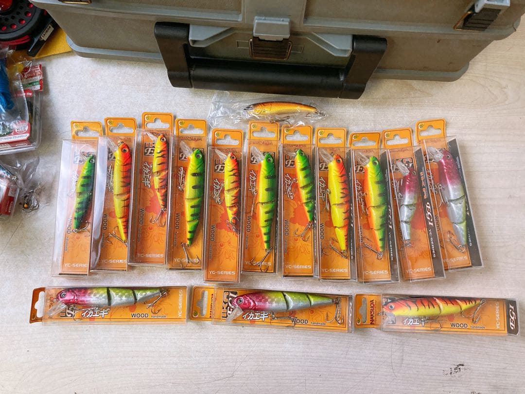 舞*茸様 【まとめ売り】釣具セット ルアー ワーム ケース付き バス釣り 大量セ