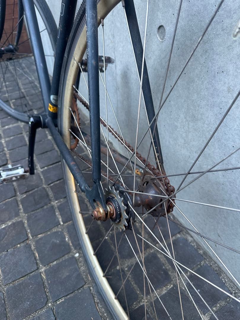 FUJI FEATHERピストバイク ブラック 700C