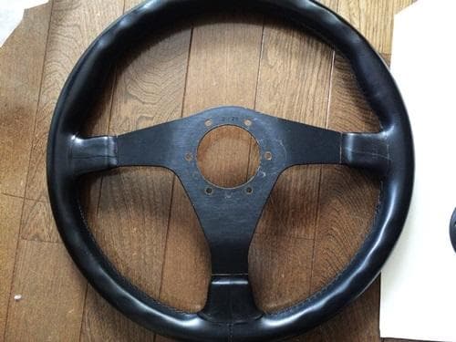 【中古】NARDI ステアリング　36パイ　FET刻印あり　ホーンボタン付き