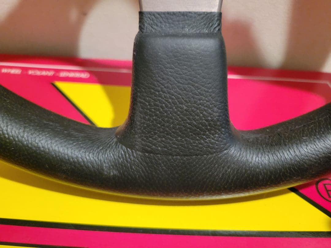 momo race 35 ステアリング