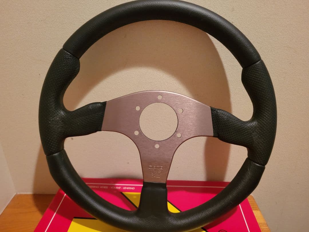 momo race 35 ステアリング