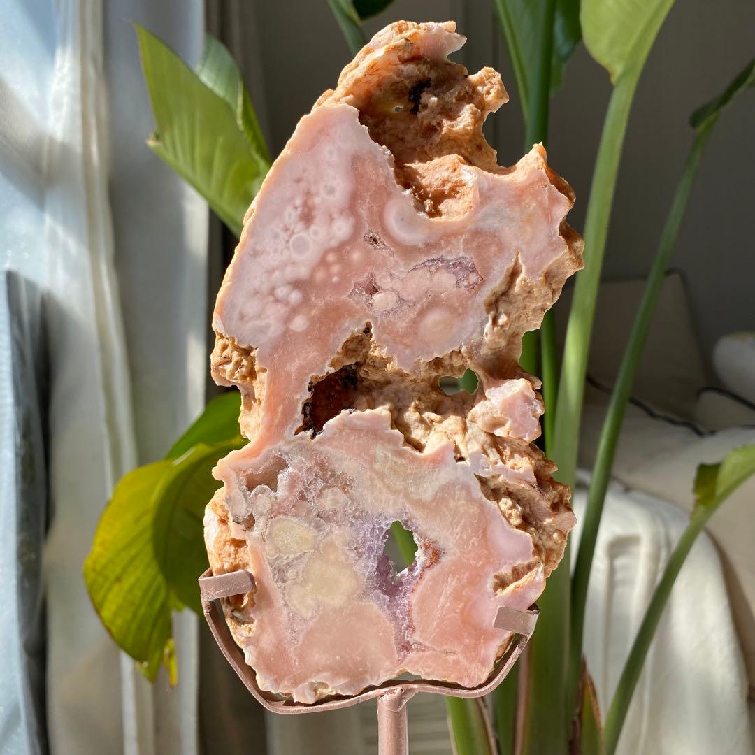 【 高品質 美しい ピンク アメジスト フラワーアゲート 原石 スラブ 台座付き