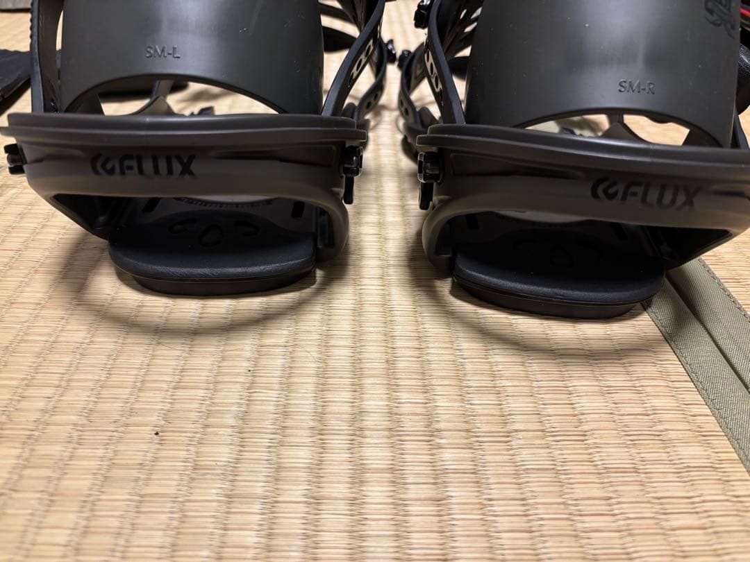 スノーボードビンディングFLUX R2
