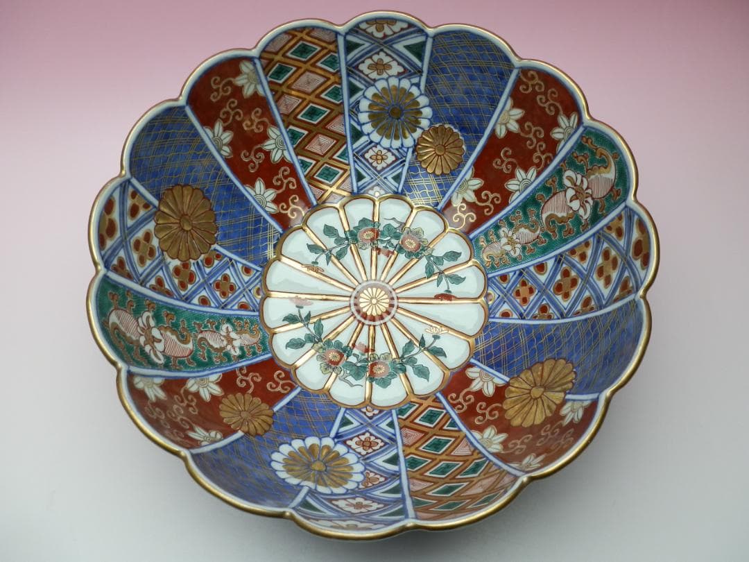 大聖寺伊万里 色絵 金彩 菊紋 菊形 特大鉢 奇玉宝鼎之珍銘 MO71208
