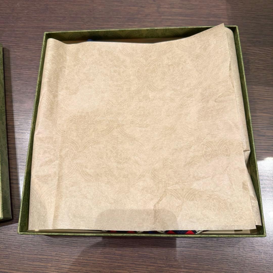 グッチ　GUCCI　犬用ウェア　Lサイズ　新品未使用　G レッド　ブルー