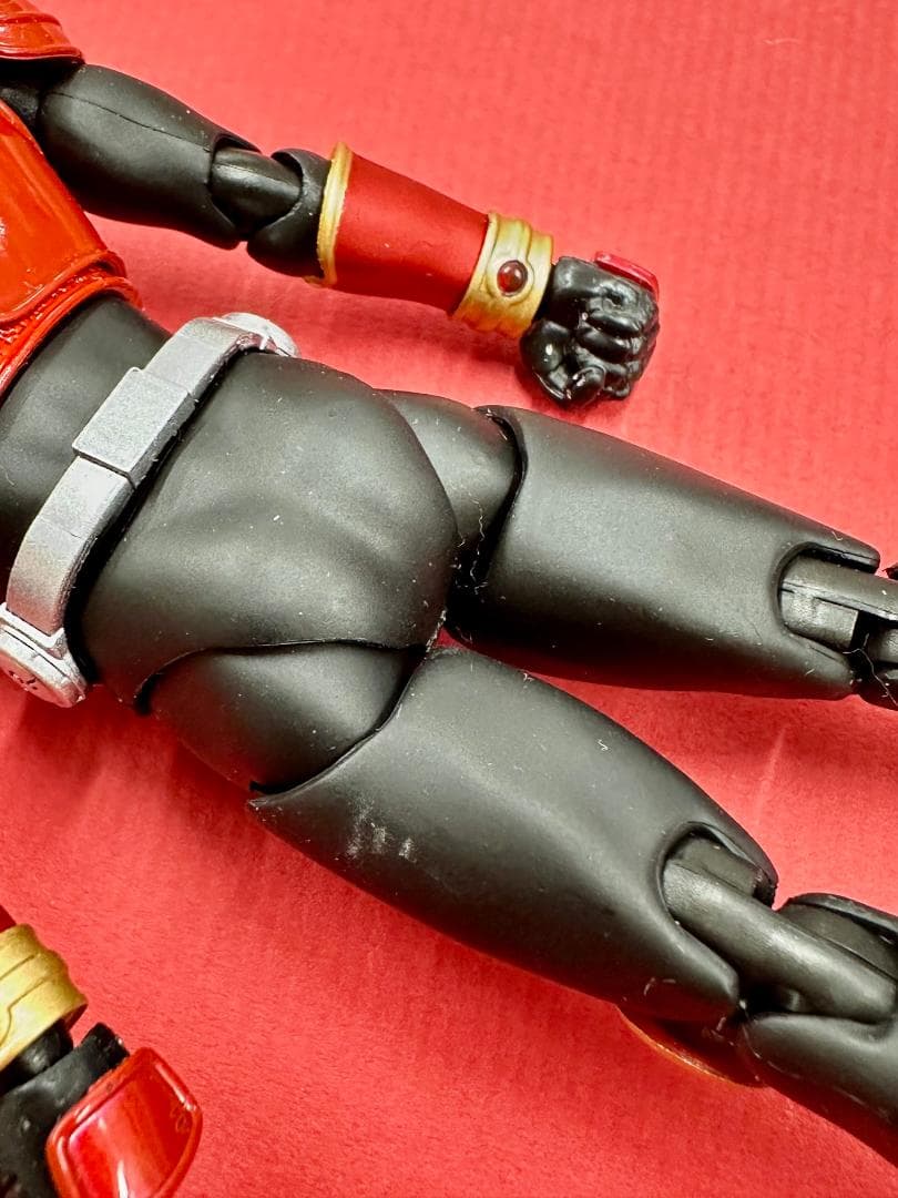 298 中古 真骨彫 仮面ライダークウガ マイティフォーム 説明必読