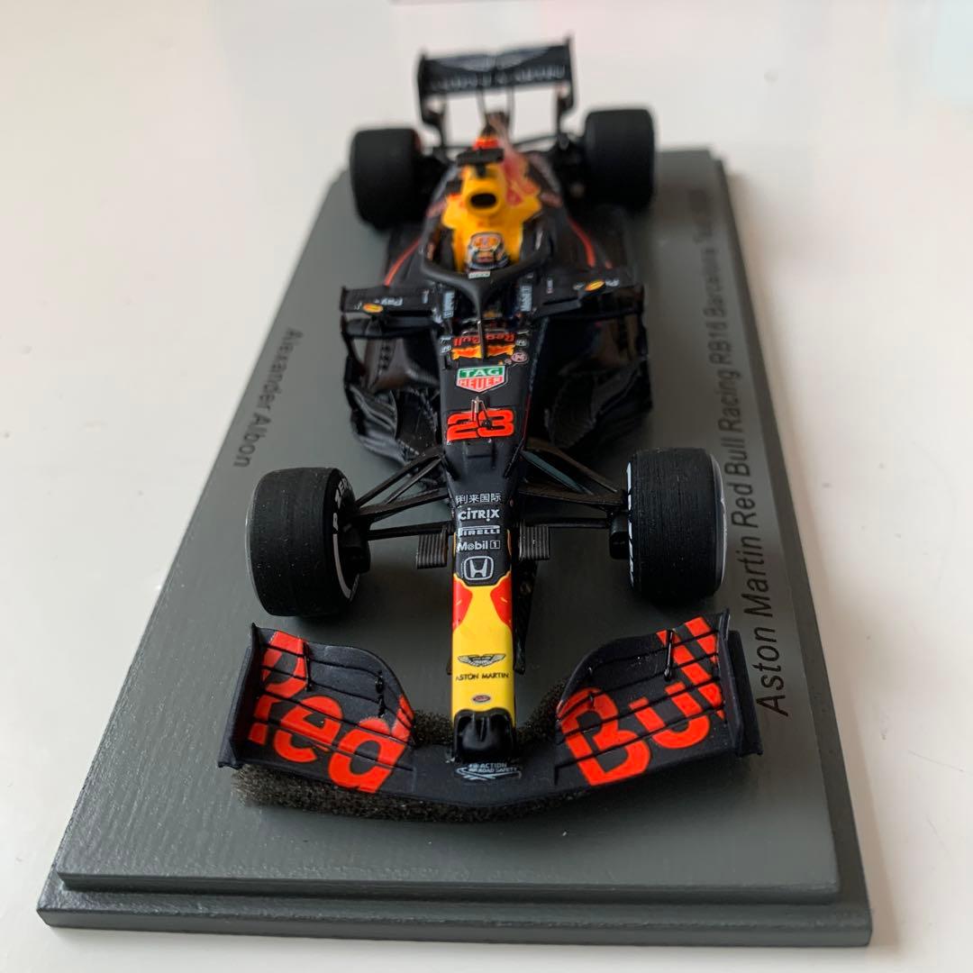 Aston Martin Red Bull Racing RB16 アルボン