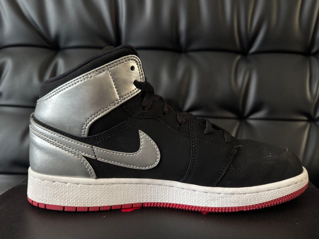 【美品・付属品完備】NIKE AIR JORDAN 1 MIDブラック×シルバー