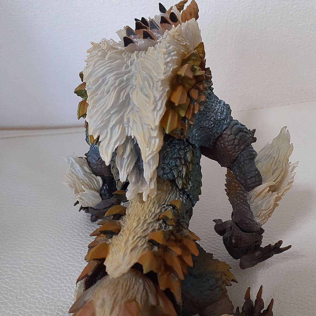 モンスターハンター　ジンオウガ　フィギュア