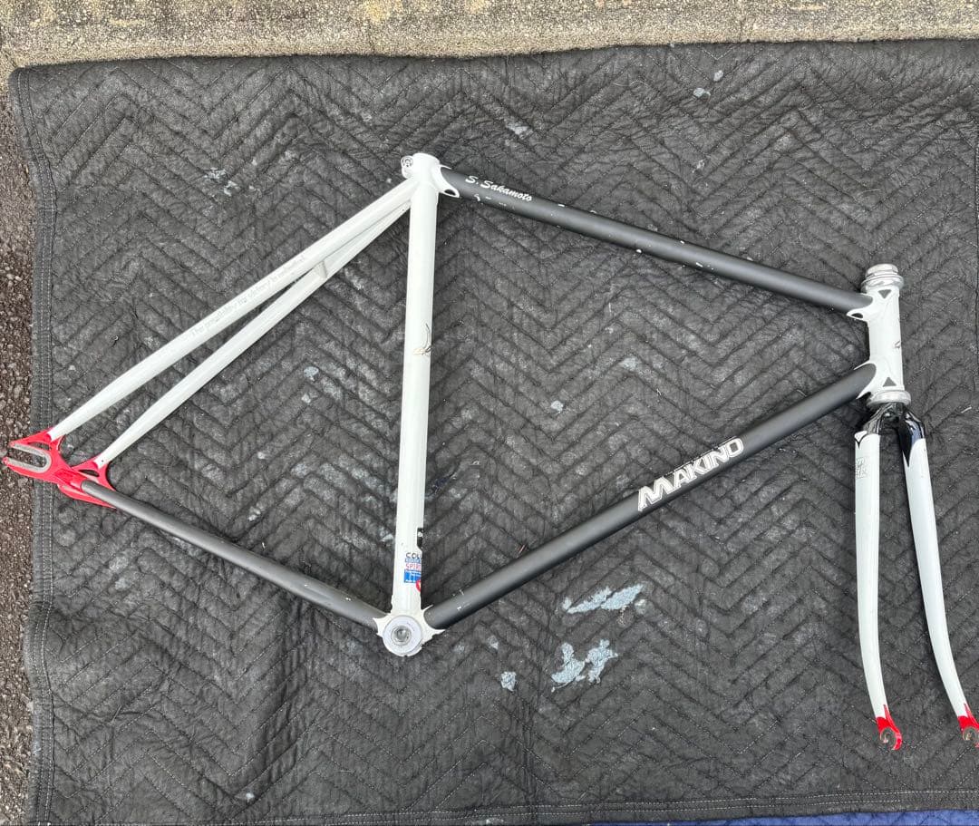 MARINO ピストフレーム 黒白赤