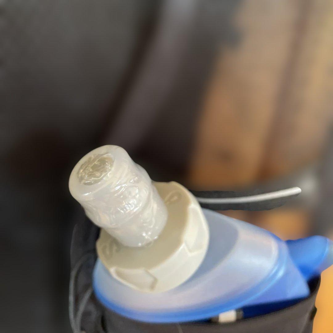 SALOMON 【新品未使用タグ付き】ランニングベスト ボトルポケット付き