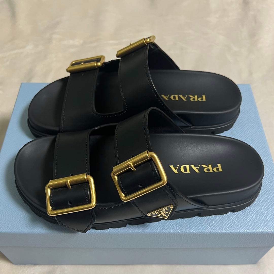 【カイちゃん様】極美品！PRADA 三角プレート ロゴ サンダル ブラック 36