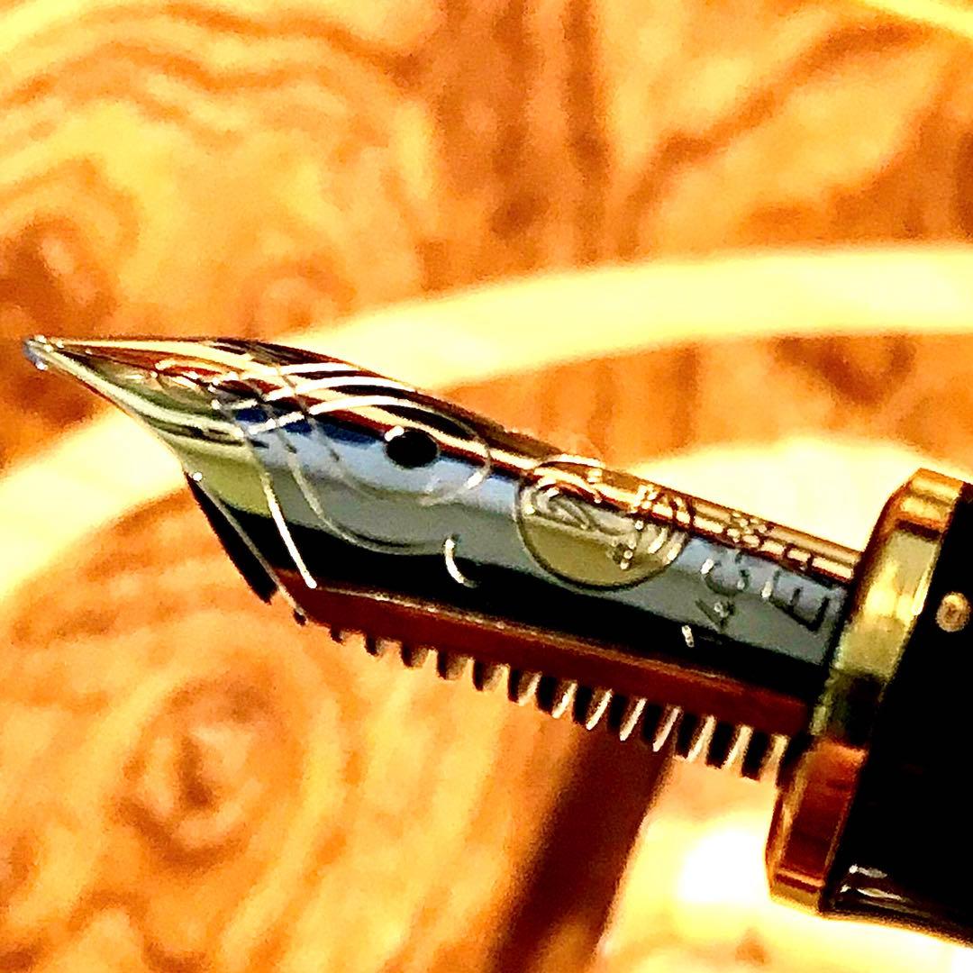 ☆超お勧め☆書き味抜群☆美しいペリカン万年筆M400グリーン縞(EF)