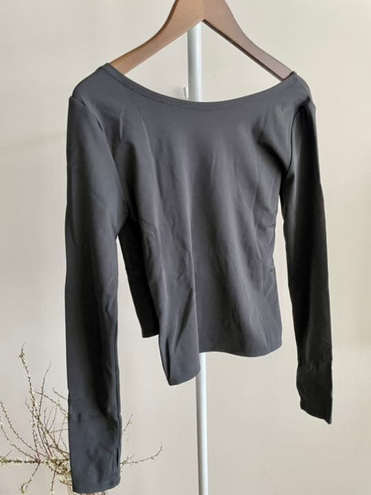 【エミヨガ新品紙タグ付き2点セット❗️】サスティナレッチプルオーバー&美脚レギンス