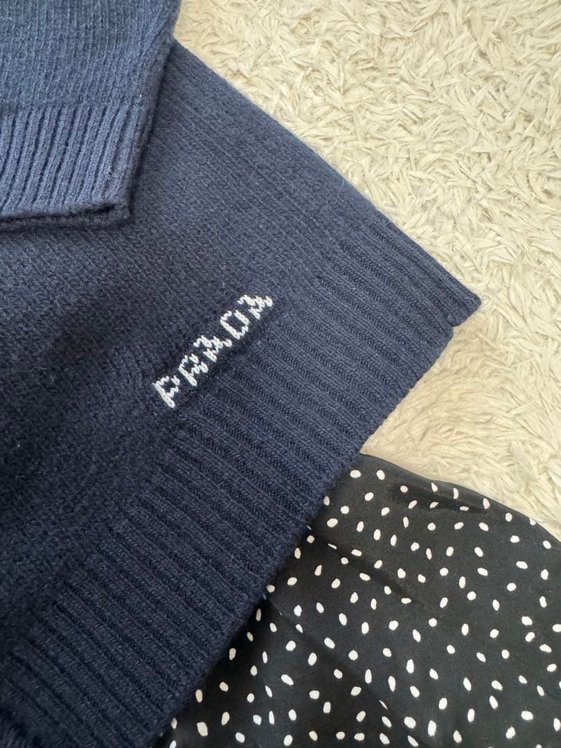 PRADA ネイビー カーディガン スカートセット