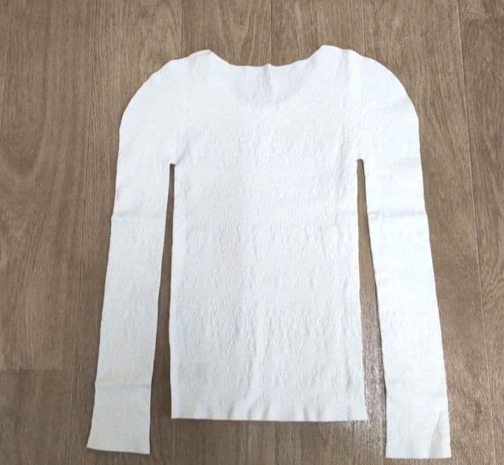 新品　チャコット　ノーソーイングニット　ローズレース長袖トップ　ジュニア