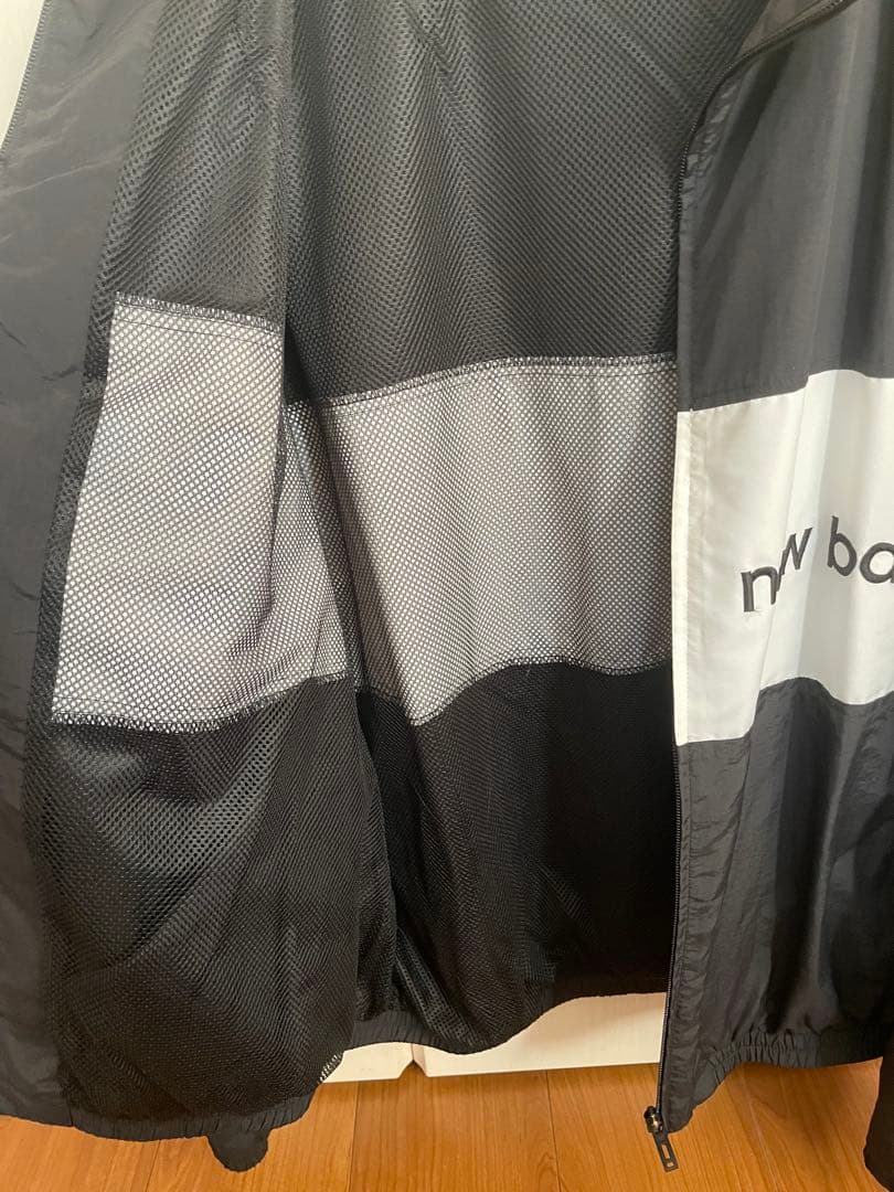 new balance ナイロンセットアップ ブラック/ホワイト　サイズXL