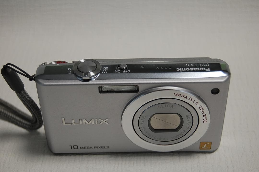 ＜中古完動品＞Panasonic DMC-FX37 シルバー