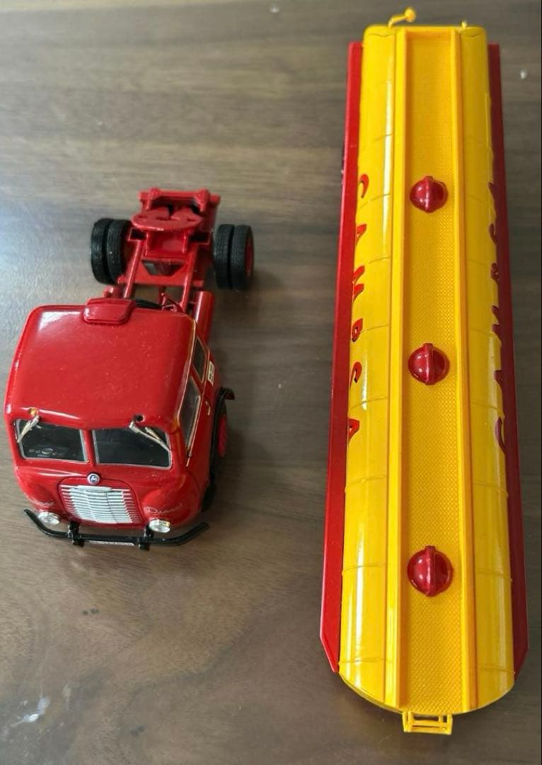 【レア】外国製：ミニカー 4台セット