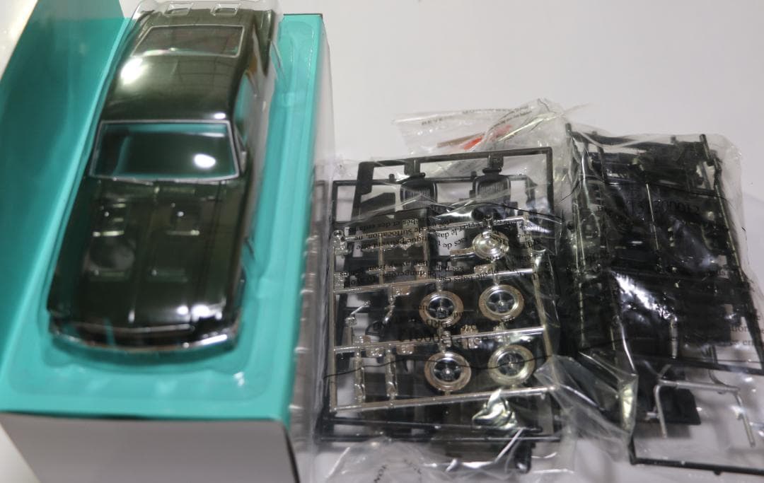 希少　レベル製　映画『ブリット』（ムスタング）ダイキャスト組立キット　１／２５