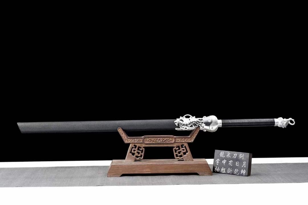 八卦戦刃（シルバー）古兵器 武具　刀装具　日本刀　模造刀 居合刀