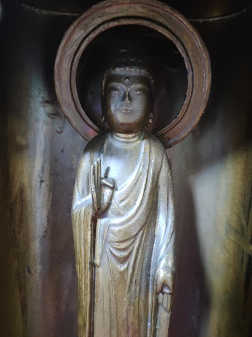 橱入大日如來仏　木刻