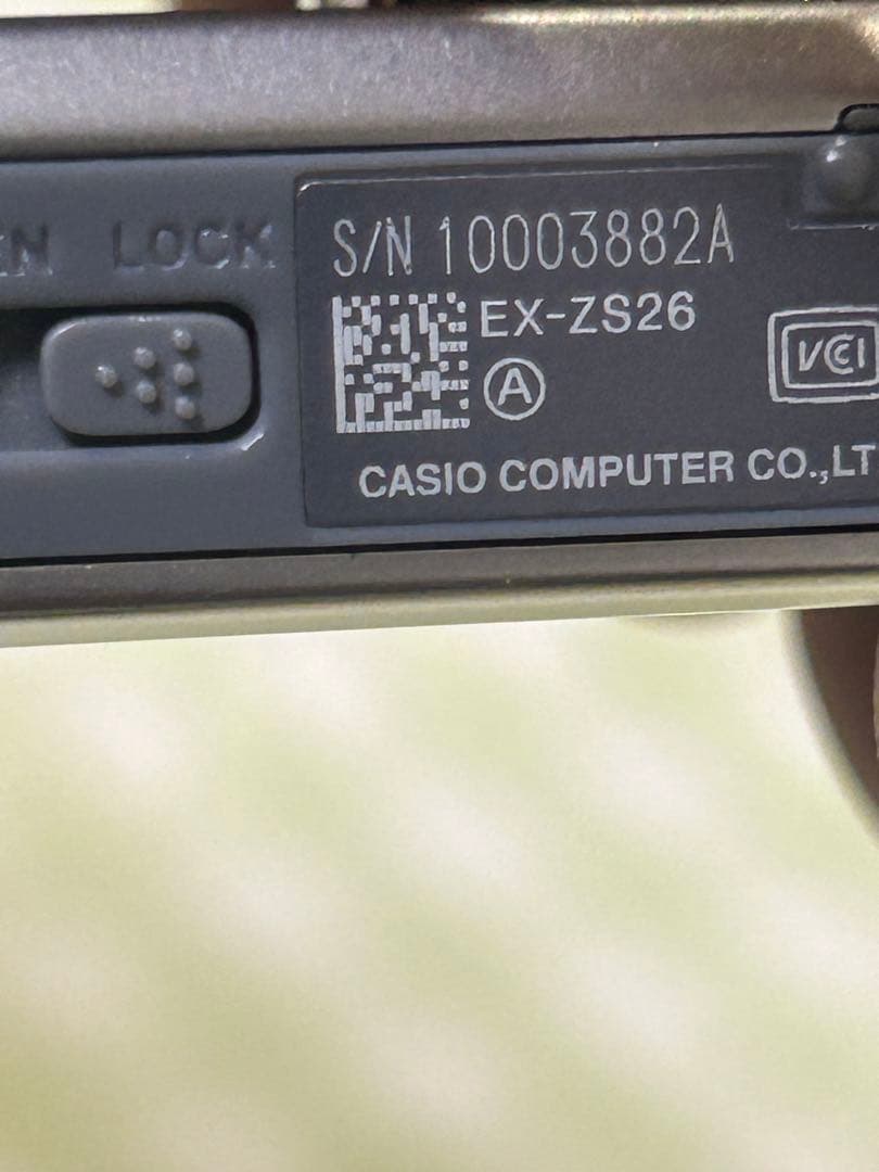 CASIO EXILIM EX-ZS26 16.1MP コンパクトデジタルカメラ
